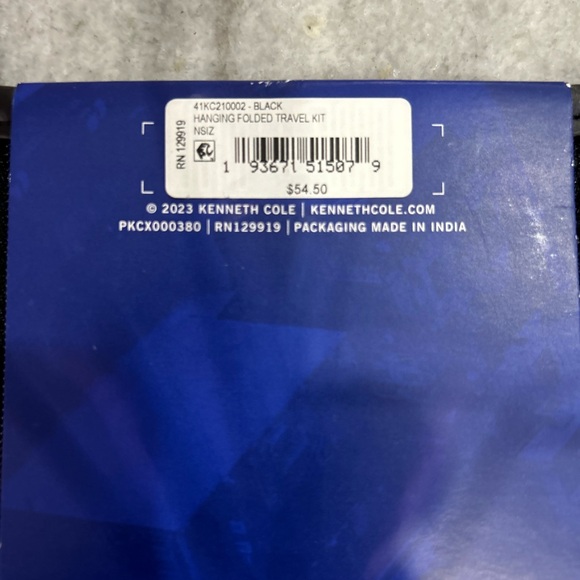 Reaction Kenneth Cole Hanging Travel Bag - Picture 7 of 9